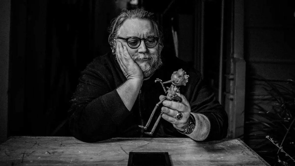 Guillermo del Toro dedica Pinocho a su madre Guadalupe Gómez en la premier